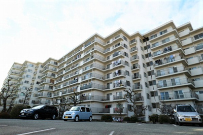 【外観】 | パストラルハイム豊中　中古マンション | 【現地写真】
総戸数163戸の大型マンションです♪