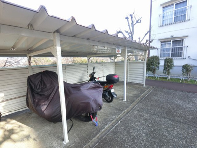 【その他共用部分】 | 港南百合ヶ丘ハイツ１３号棟 | バイク置場です。