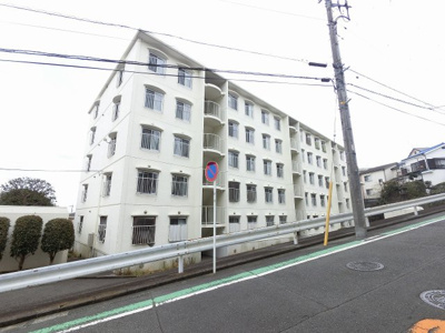 【外観】 | 上大岡ハウス | 総戸数３３戸、昭和５３年１０月築、管理人は巡回勤務につき管理体制良好です♪