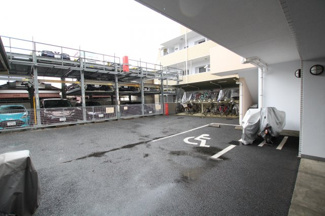 【駐車場】