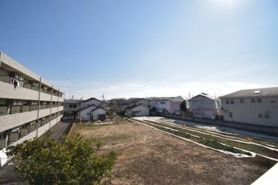 【展望】 | 立川市羽衣町3丁目　新築戸建　2号棟 | 景色を遮るものがないと、陽の光を長い時間浴びられます。空気も澄んでいるように感じますね。