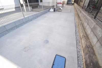 【駐車場】 | 立川市羽衣町3丁目　新築戸建　2号棟 | 駐車スペースに自転車が何台置けるか？とよくご質問受けます。この広さがあればご家族皆様のスペースも確保