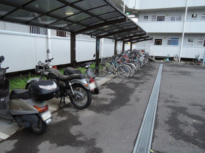 【その他共用部分】 | 大島住宅 | バイク置場です。