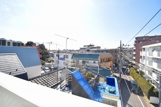 【展望】 | バルコニーからは開放的な景色が眺められます。