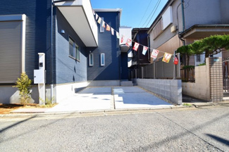 【駐車場】 | 現地見学や資料請求などお気軽にお問合せ下さい。
周辺環境とあわせて現地もご案内致します。