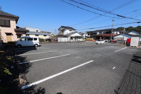 クレセントモア【キャッシュバック対象物件】の駐車場