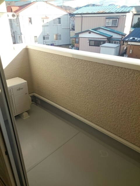 コンフォート津志田のバルコニー