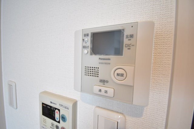 WEST桂川のエントランス|常に清掃が行き届いたエントランスです