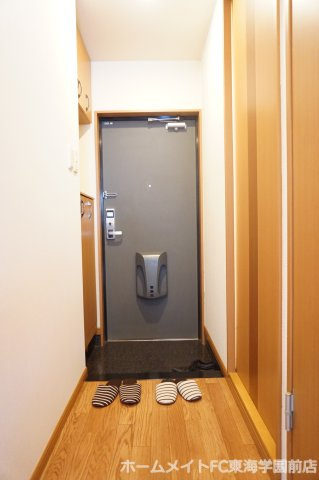 クレストヒル龍田の玄関
