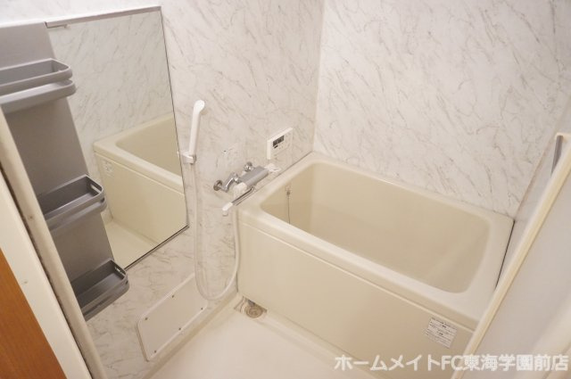 クレストヒル龍田の浴室