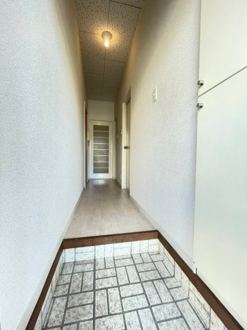 ハイツ本多聞の玄関