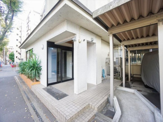 【エントランス】 | マンション入り口。