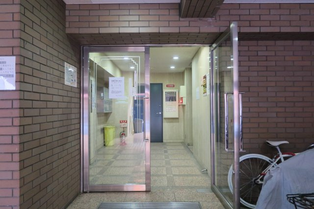 サーティシックス桜川のエントランス
