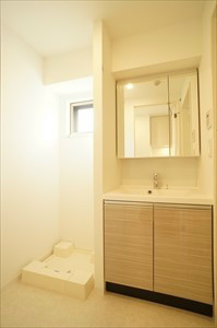 ルーナ エ ソレーユ　Ⅲの洗面所|女子力向上にはシャンプードレッサーはマストアイテム♪