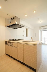 ルーナ エ ソレーユ　Ⅲのキッチン|カウンターキッチンでコミュニケーションも広がる♪