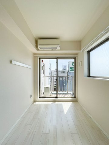 ルーナ エ ソレーユ　Ⅲの居間・リビング|主寝室は2面採光で明るい♪