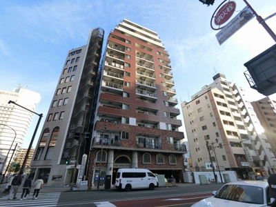 【外観】 | ロワール関内エナジス | 総戸数６５戸、２００６年２月築、管理人は日勤勤務につき管理体制良好です♪