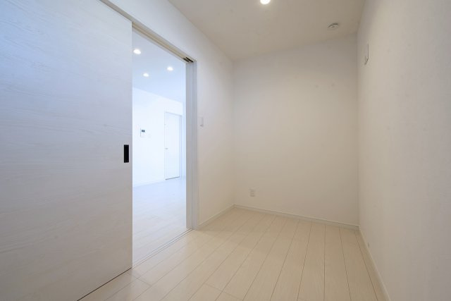 ステラ三吉町の洋室