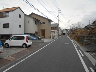 【前面道路含む現地写真】