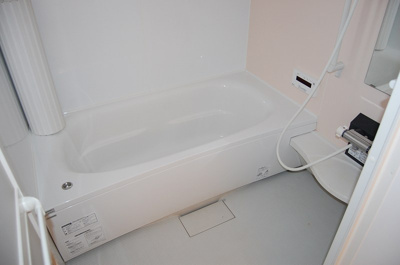 【浴室】 | スルモンエトワル | ※同建物同型反転タイプのお部屋