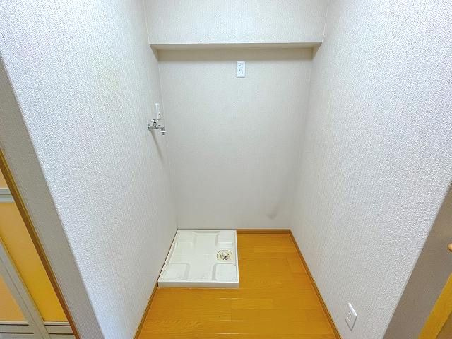 グランコート鷹匠町の洗面所|明るい洗面所です