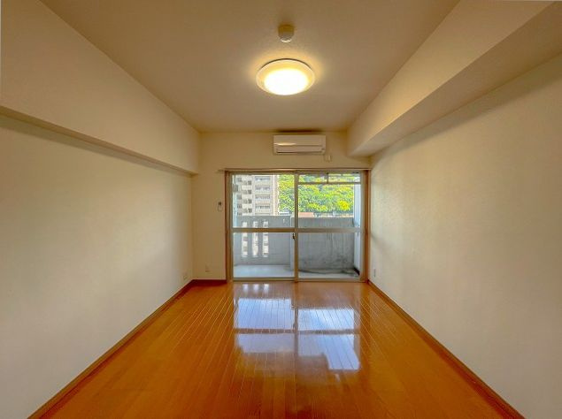 グランコート鷹匠町の居間・リビング|こちらの居間で趣味の時間をお楽しみください