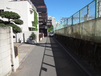 【周辺】 | エクセル藤和駐車場　物件前の道路