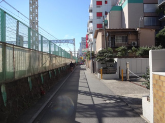 【周辺】 | エクセル藤和駐車場　物件前の道路