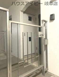 【エントランス】 | 岐阜市　コーポ田神G棟　田神駅まで徒歩5分♪　名鉄岐阜まで16分♪