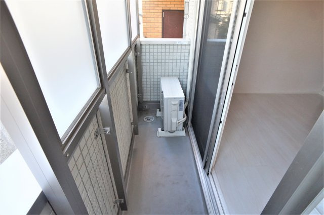 ルーブルのバルコニー|広いバルコニーです