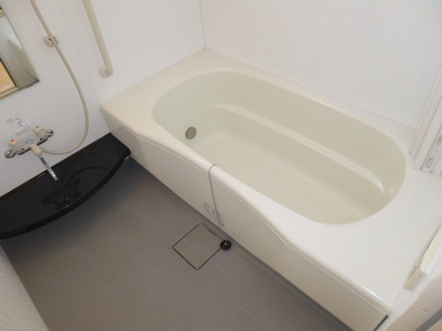 プレザントＡの浴室|追い焚きバス