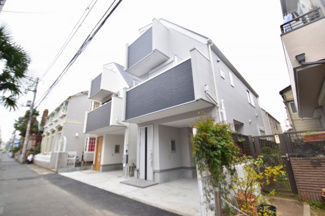 【前面道路含む現地写真】 | 車通りのほとんどない４ｍ幅の道路に接道。