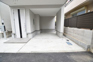 【駐車場】 | 現地見学や資料請求などお気軽にお問合せ下さい。
周辺環境とあわせて現地もご案内致します。