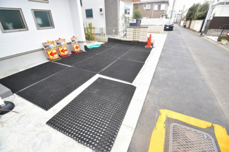 【駐車場】 | 現地見学や資料請求などお気軽にお問合せ下さい。
周辺環境とあわせて現地もご案内致します。