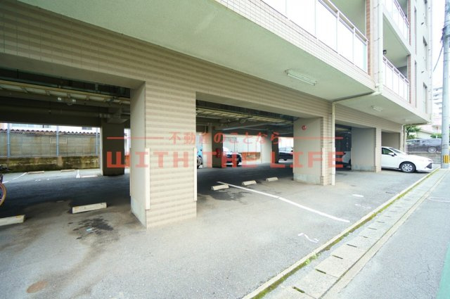 ケープラス【キャッシュバック対象物件】の駐車場|カースペースがあります