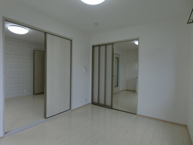 ハイツコムドテールの内装|102号室の写真（イメージ反転タイプ）