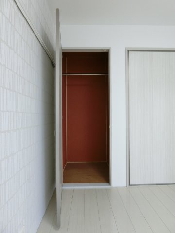 ハイツコムドテールの収納|102号室の写真（イメージ反転タイプ）