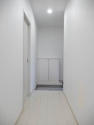 ハイツコムドテールの玄関