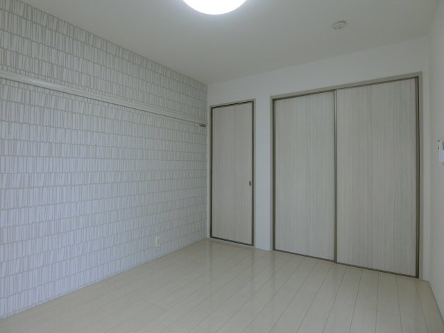 ハイツコムドテールの洋室|102号室の写真（反転タイプ）