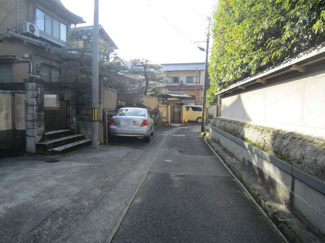 【前面道路含む現地写真】