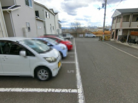 フジパレス楓の駐車場