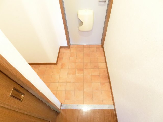 フジパレス楓の玄関