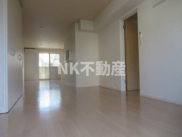 【居間・リビング】 | シロイエ石切（石切賃貸） | おしゃれな居間です