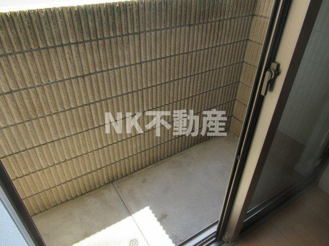 【バルコニー】 | シロイエ石切（石切賃貸） | お洗濯にも便利なバルコニー付き