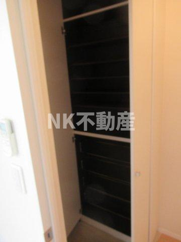 【玄関】 | シロイエ石切（石切賃貸） | シューズボックスです