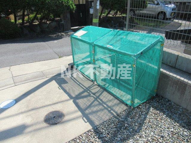 【その他共用部分】 | シロイエ石切（石切賃貸） | ゴミ置き場です