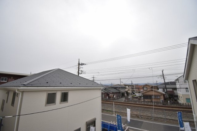 【展望】 | 福生市加美平　第8　全4棟　2号棟 | 武蔵野の緑を存分に楽しめるのは、低層住宅地域ならではの眺望。夜は星空を見ながらご家族で語り合いを…