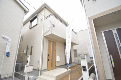 【外観】 | 福生市加美平　第8　全4棟　2号棟 | あらゆる夢を叶える、新たな未来へ一歩踏み出す…明日への勇気と活力を与えてくれる、そんな邸がこちらです


