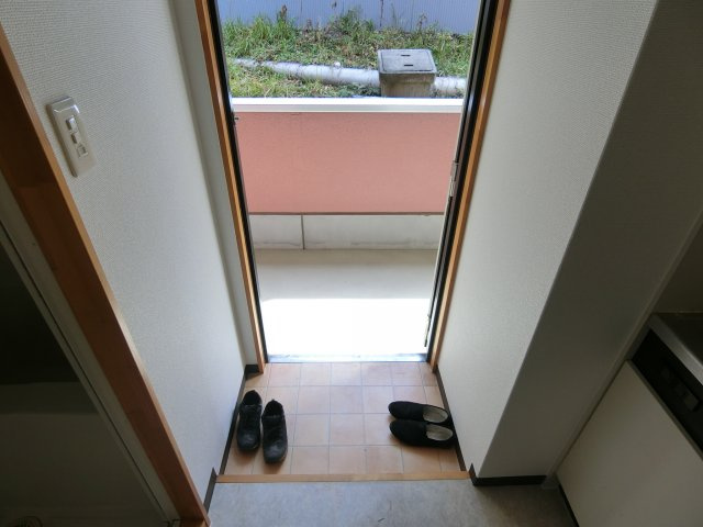 平和寮の玄関