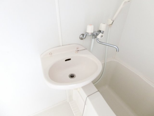 平和寮の洗面所